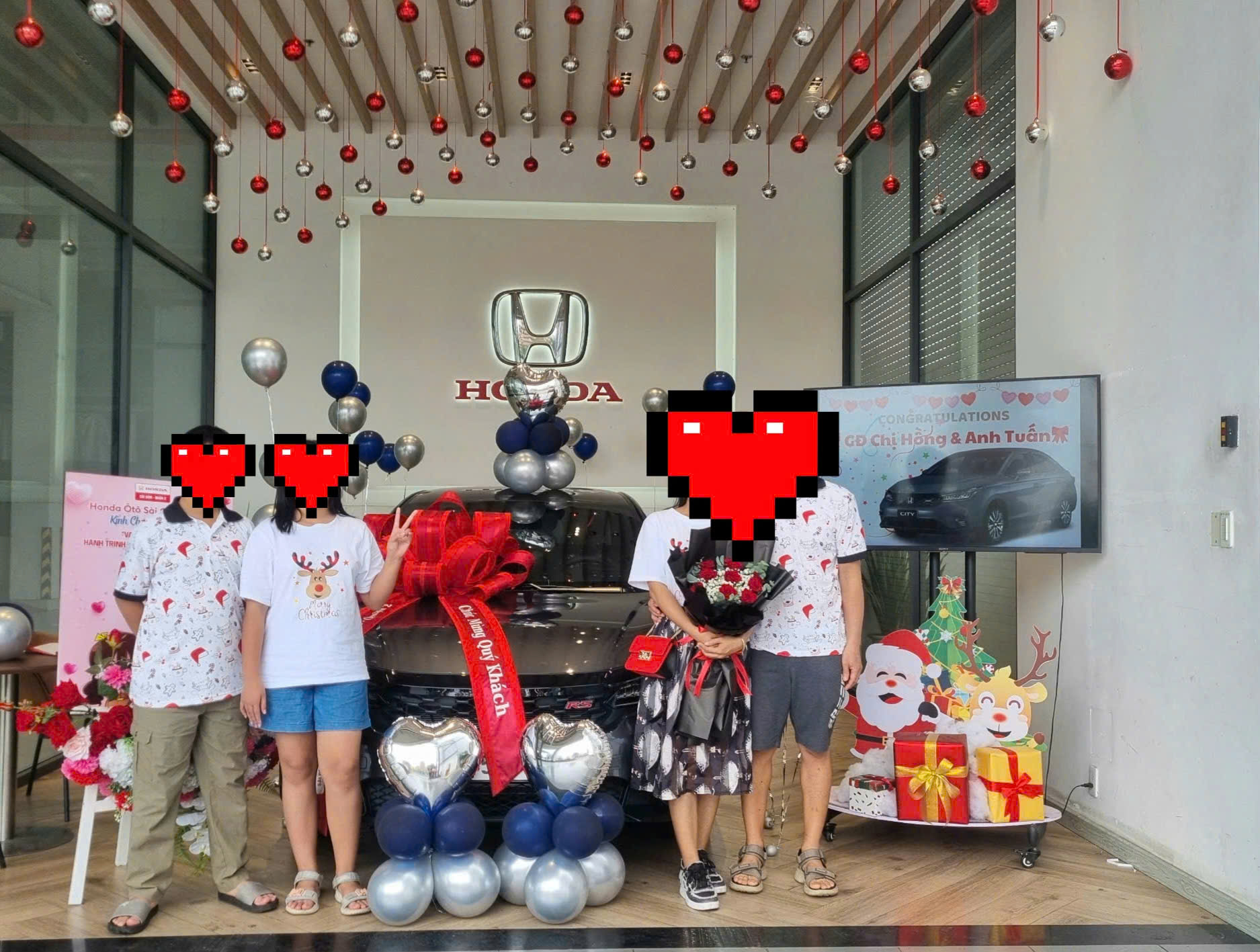 HONDA CITY RS XÁM - Mang không khí Noel đến với gia đình chị Hồng và anh Tuấn